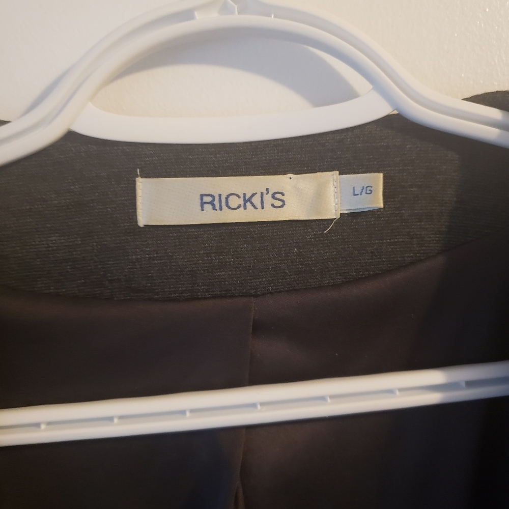 Ricki's - Picture 2 of 4